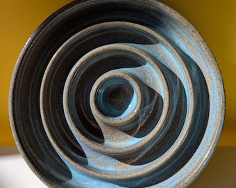 Ceramic Slow Feeder for Cats & Small Dogs – Handmade Bowl in Turquoise and Gray – For Relaxed Eating – Ø 16cm