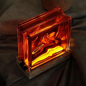 Lampa stołowa w stylu art déco z bloków szklanych – pomarańczowa lampa stołowa w stylu retro z drewnianą podstawą, oświetlenie biurkowe