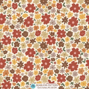 Op de afbeelding: Een naadloos digitaal patroon met een herhalend bloemmotief op een crèmekleurige achtergrond. Het ontwerp bevat handgetekende bloemen in tinten terracotta rood, mosterdgeel, donkerbruin en gedempt lavendel met kleine groene blaadjes.
