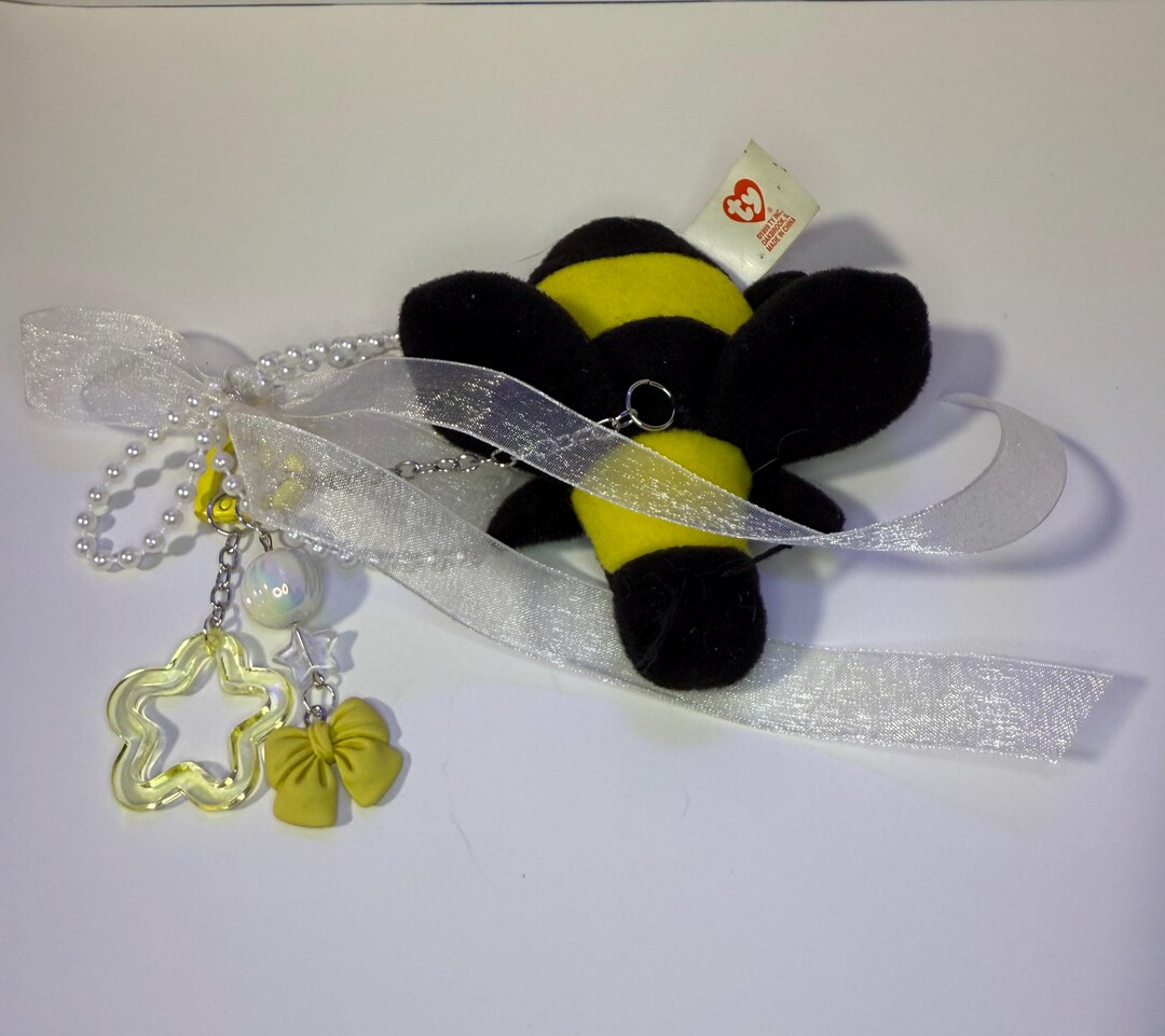 Vintage Bumble Bee Bag Charm: Handmade 2000s Plush Keychain - Etsy