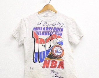 Vintage Kids Philadelphia 76ers Basketball Signed T Shirt Large