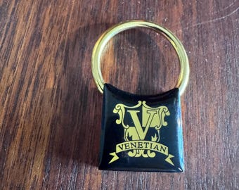 Vintage Gold & Black Metal Las Vegas Nevada Venitian Hotel Casino Keychain Key Chain Fob