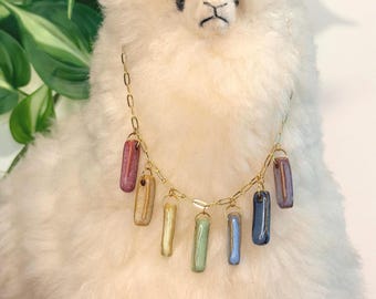 Collar con dije de barra de arcilla arcoíris, cadena de clip de papel chapada en oro de 43 cm, joyería colorida hecha a mano con orgullo