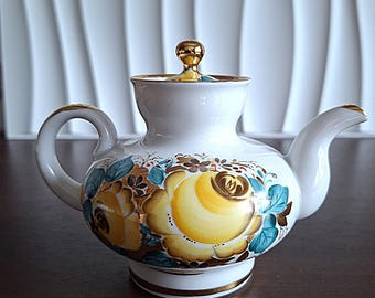 Tetera de porcelana imperial rusa Lomonosov, dorada.