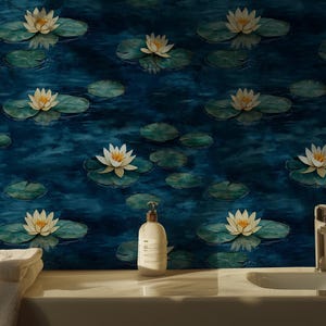 Carta da parati Water Lily, carta da parati Peel and Stick, carta da parati blu e verde ispirata alla natura per la casa, carta da parati blu navy con fiori ad acquerello di grandi dimensioni