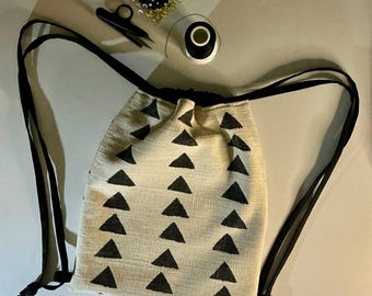 Drawstring Backpack Pattern | Overlay Zipper Pocket Tutorial | PDF Digital Download | Beginner Friendly in Czech & English