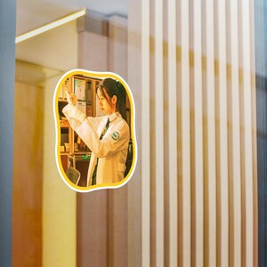 Freundliche Rivalität Kdrama Yoo Je I (Lee Hye-ri) koreanische schöne Schauspielerin Design Kiss-Cut Vinyl Aufkleber Aufkleber Design für Wohnkultur Aufkleber