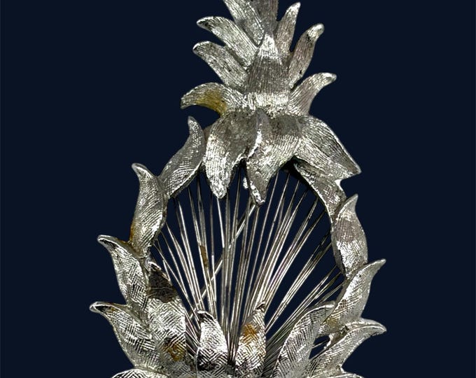 Vintage KRAMER silver tone PINEAPPLE brooch pin wirework