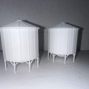 N Scale Grain Bin Dryer / Farm Silo (2-Pack) Detailed Model 1:160 Train Scenery / Industrial Agriculture Buildings