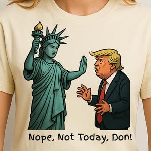 Diseño divertido de camiseta anti-Trump Estatua de la Libertad SVG PNG PDF Arte de protesta política para Cricut Sublimación e impresión Colores cómodos Tendencias