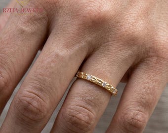 Lab Grown Diamond Wedding Band, 14K Gold Starburst Engraved Ring, Celestial Dainty Stacking Band, Flush Set Vintage Ring, Gift for Her