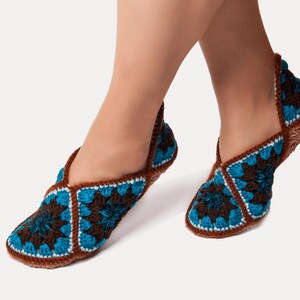 Warm and comfortable, house crochet slippers. Womens size 6 7 8 9 10 11.