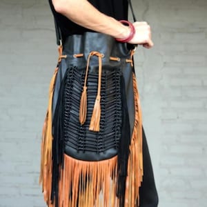 Handgemachte schwarze Leder Fransentasche - Boho Tribal Crossbody Handtasche
