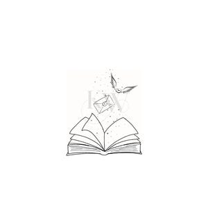 Può includere: Un'illustrazione in bianco e nero di un libro aperto con una lettera che vola fuori da esso. Un uccello con le ali spiegate vola sopra la lettera.