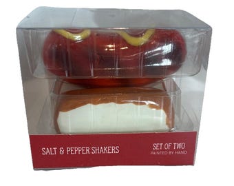 Hot Dog with Bun and Mustard Salt and Pepper Shaker Set Boston Warehouse NEW