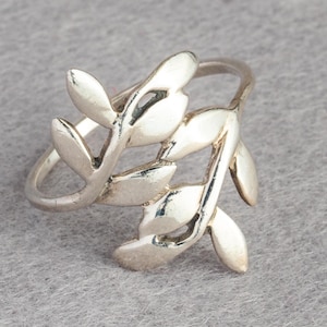 Sterling Silver Olive Leaf Ring: Vine Wrap Band, Size 6