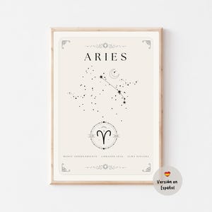 Puede incluir: Un póster imprimible con una ilustración en blanco y negro de la constelación de Aries. El póster tiene un fondo blanco y un marco negro. El texto "Aries" está impreso en negro en la parte superior del póster. La constelación está rodeada de pequeños puntos negros. El símbolo de Aries está impreso en negro en la parte inferior del póster.