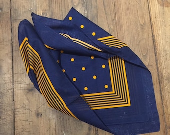 Pañuelo holandés vintage, de material antiguo, suave al tacto, perfecto como sustituto de una mascarilla.