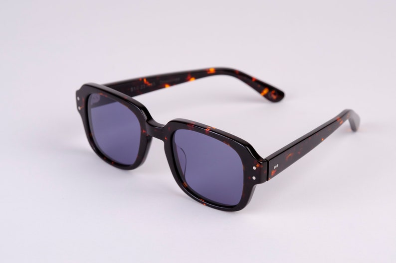 Large New York Eye_rish, The Downings. Dark Brown Tortoise Shell Frame with Blue Lenses zdjęcie 2