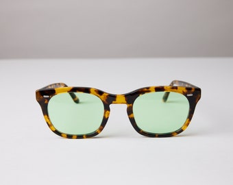 New York Eye_rish, Dingle. Light Tortoise Shell Frame with Green Lenses