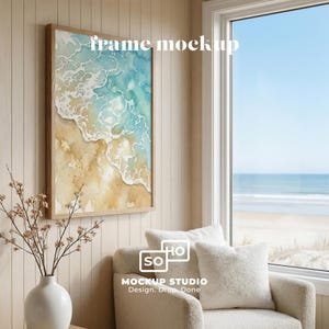 Mockup kustlijst: overlappende muur, strandpanorama, bouclé-stoel, PSD (digitale download)