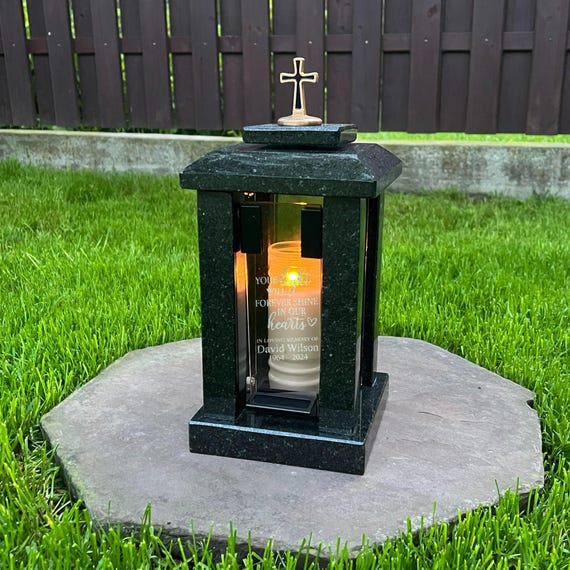 Individuell gravierte Granit Grab Laterne, personalisierte Gedenkkerzenhalter für Grabstein, Friedhof Dekor, einzigartiges Erinnerungsgeschenk