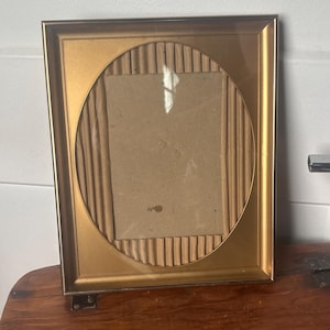 Vintage Photo Frame MCM Oval 9x11 Shadow Box Picture Gold Metal Intercraft
