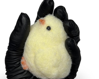 Harige babykuiken squishy – zacht op taba geïnspireerd kawaii vogel stressspeeltje, schattige pluche mochi metgezel, handgemaakte fidget – 3" paasgeel
