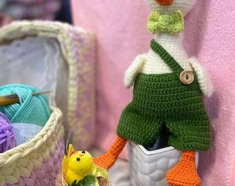 Ręcznie robiona kaczka amigurumi - słodka szydełkowa zabawka w kształcie kaczuszki