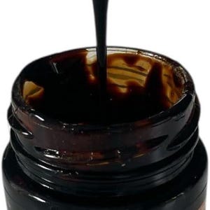 Puede incluir: Un frasco de resina de Shilajit del Himalaya con una consistencia oscura y viscosa. La etiqueta indica que contiene 75% de &aacute;cido f&uacute;lvico y est&aacute; probado en laboratorio para su pureza. Es un suplemento diet&eacute;tico, 50g y 100 porciones.