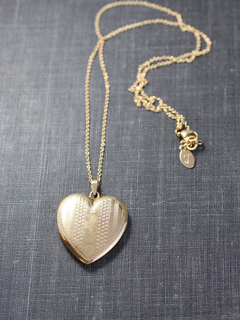 Vintage Solid 14K Gold Heart Locket Necklace, 14 Karat Yellow Gold