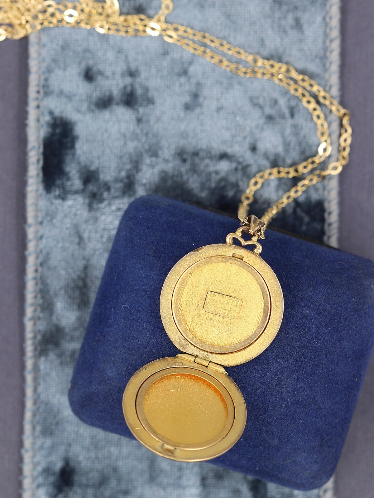 Vintage Gold Filled Locket Necklace, Small Round Hayward Picture Locket ...