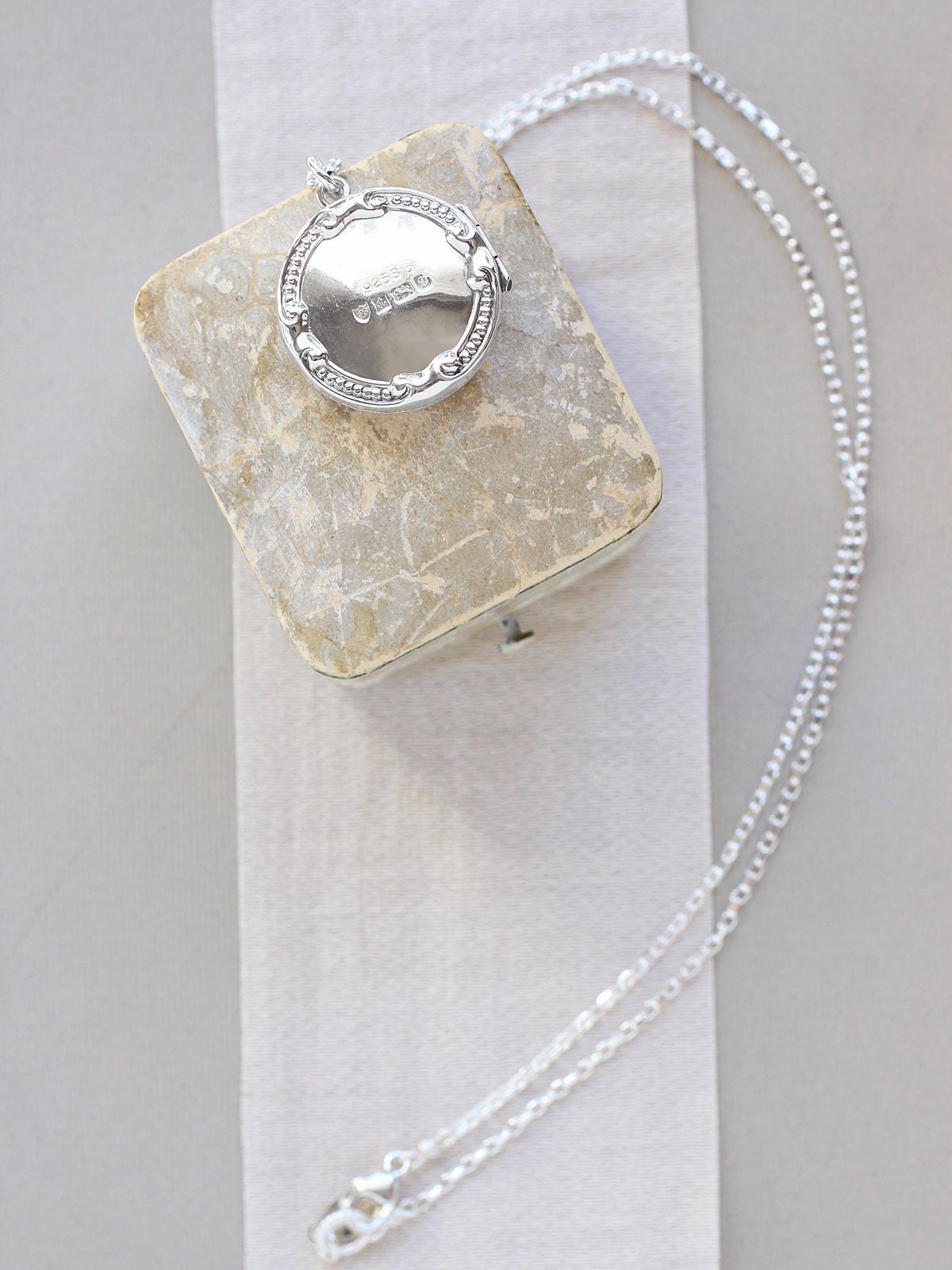 1978 Vintage Silver Locket Necklace, Rare Sterling Photo Keeping