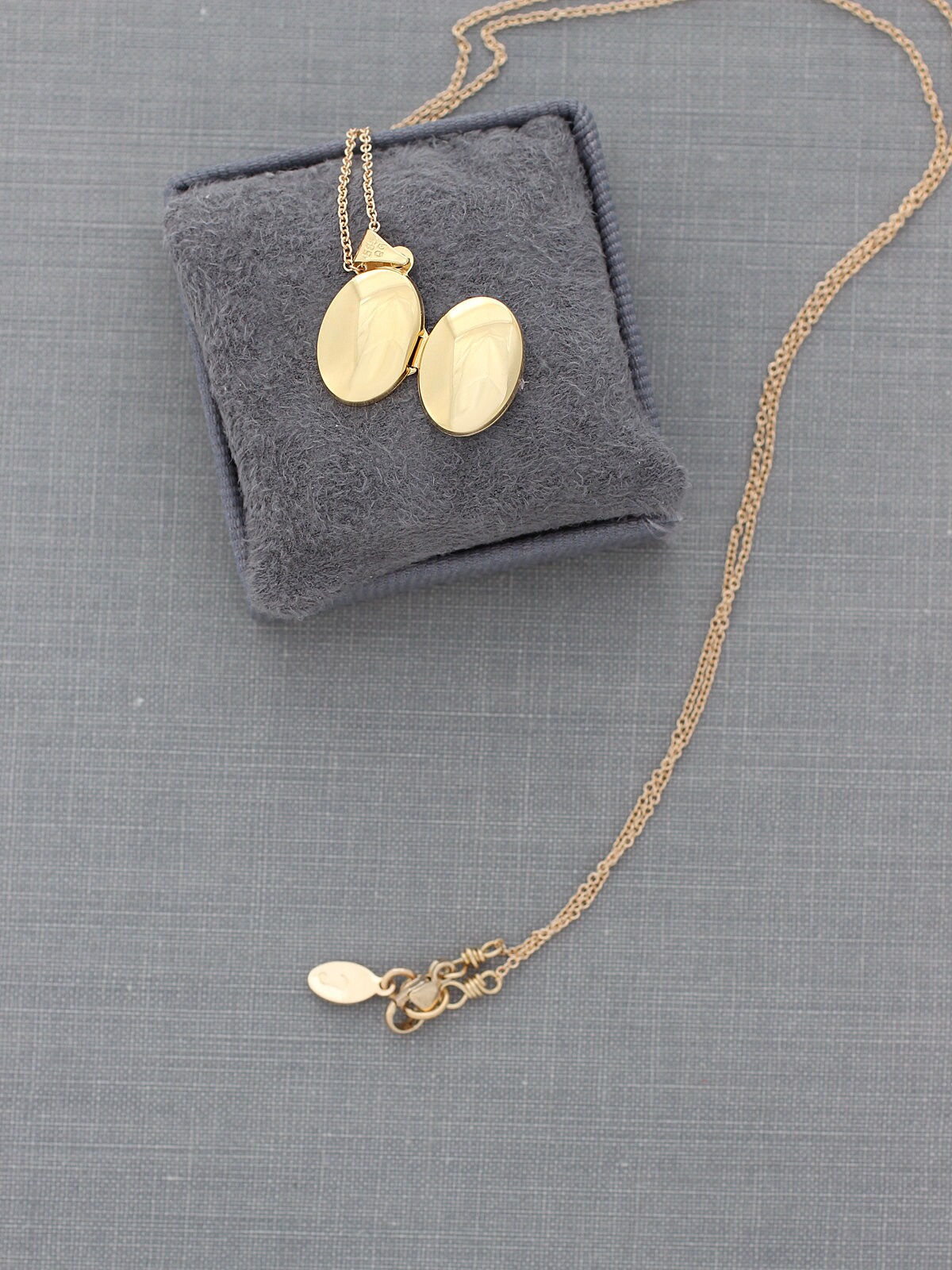 Solid 14 Karat Gold Locket Necklace, 14K Small Oval Picture Locket