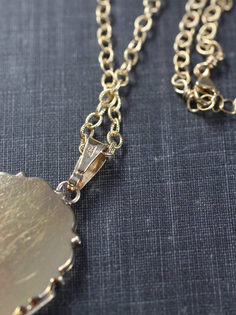 Scalloped Oval 9ct Gold Locket Necklace, Duck Nature Scene Solid Yellow ...