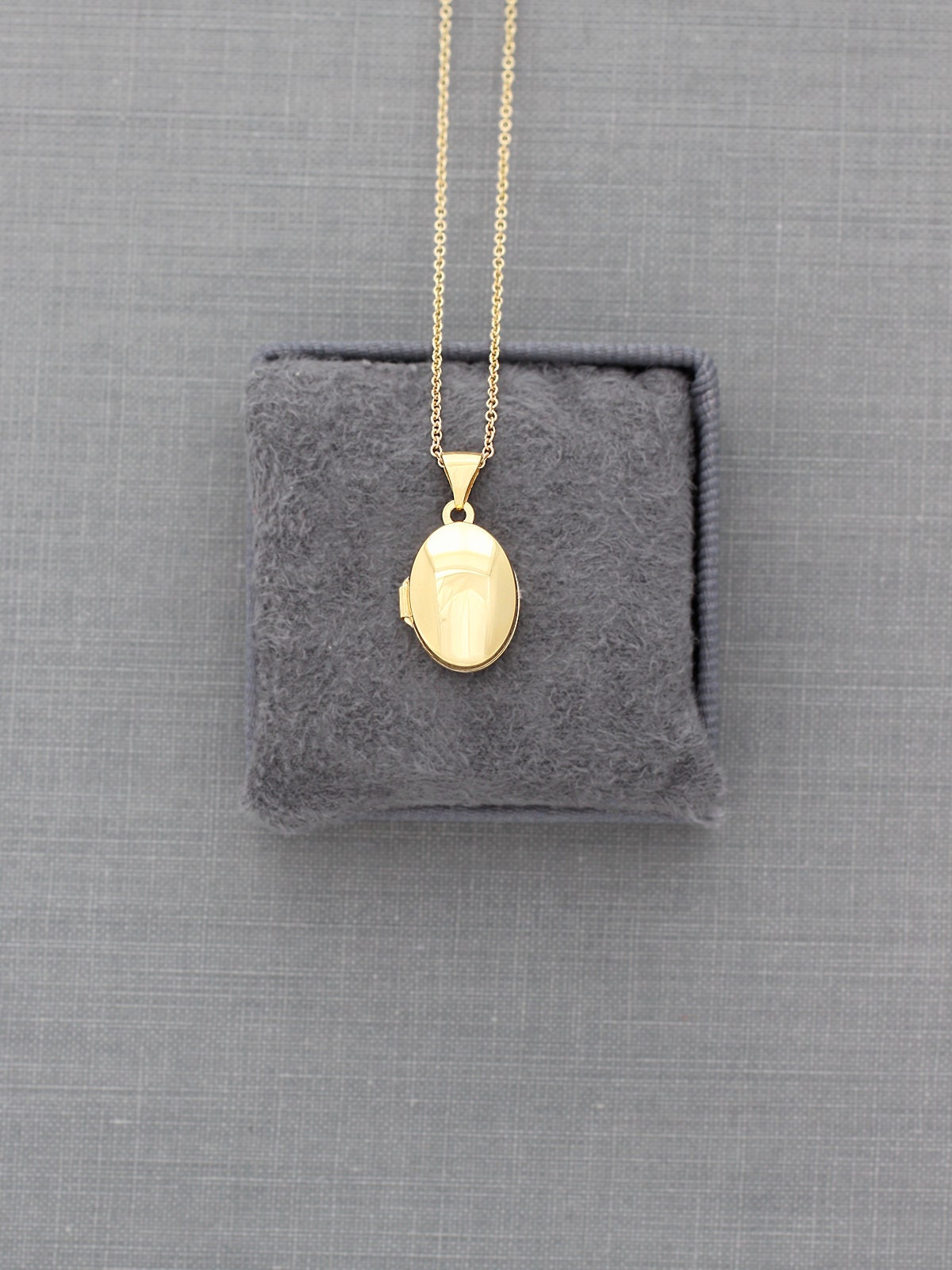 Solid 14 Karat Gold Locket Necklace, 14K Small Oval Picture Locket