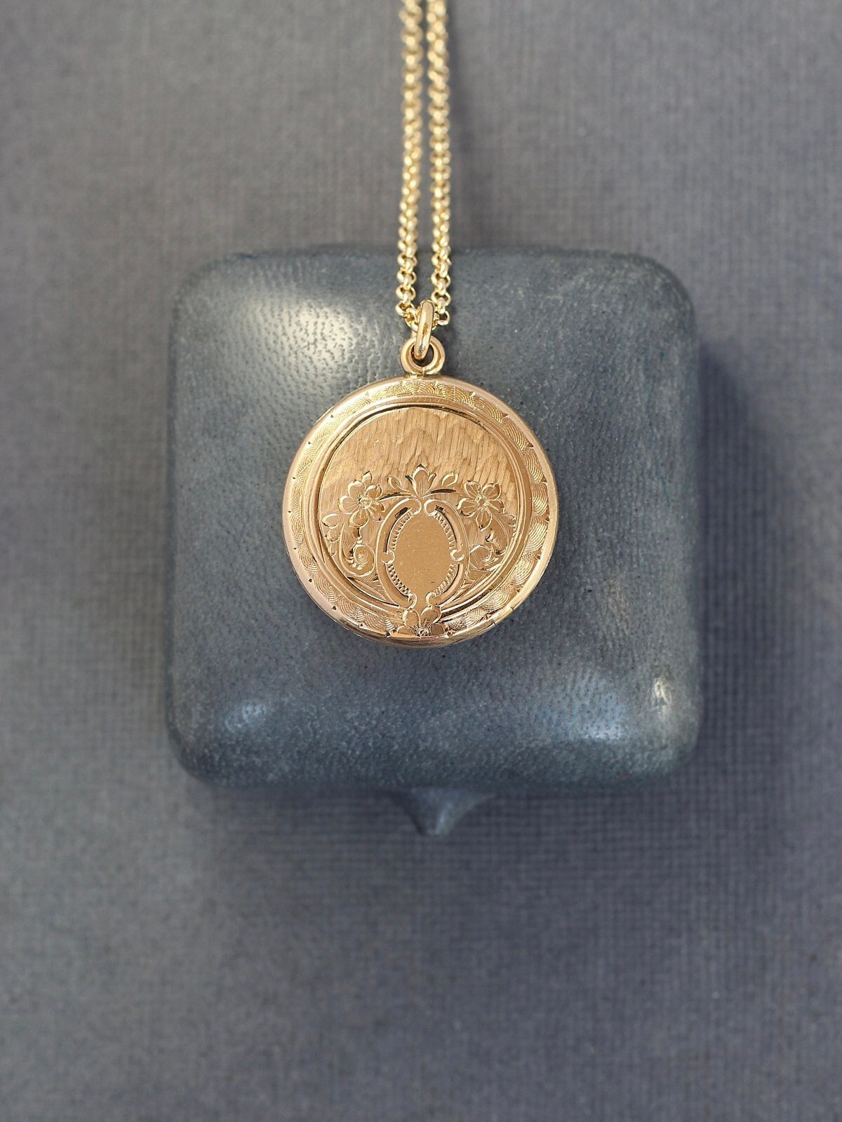 Antique Gold Locket Necklace, Small Medium Round W&H Co 1/4 Gold Shell