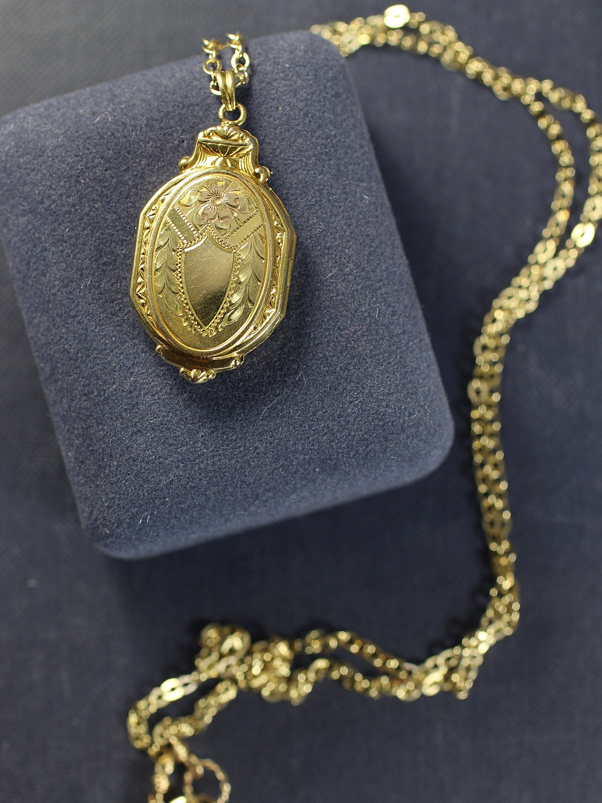 Antique 12k Gold Filled Locket Necklace, Circa 1920's 1930's Photo ...