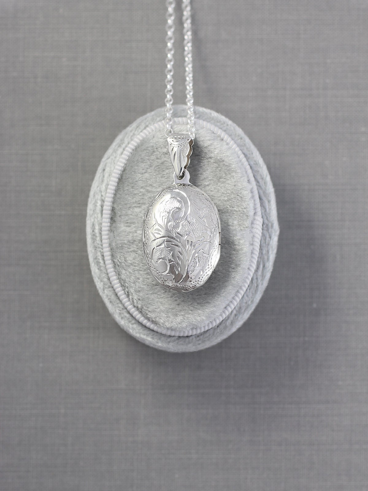 18mm x 25mm Solid 925 Sterling Silver Antique-Style Mother & Daughter Pendant Charm 18mm x 25mm Solid 925 Sterling Silver Antique-Style Mother & Daughter Pendant Charm