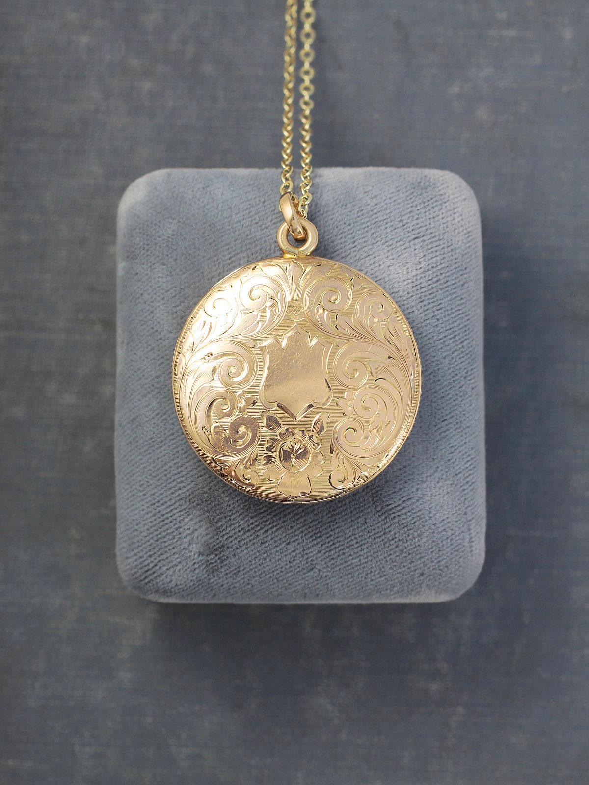 Antique Signed Gold Shell W&H Wightman and Hough Etched Circle Locket ...