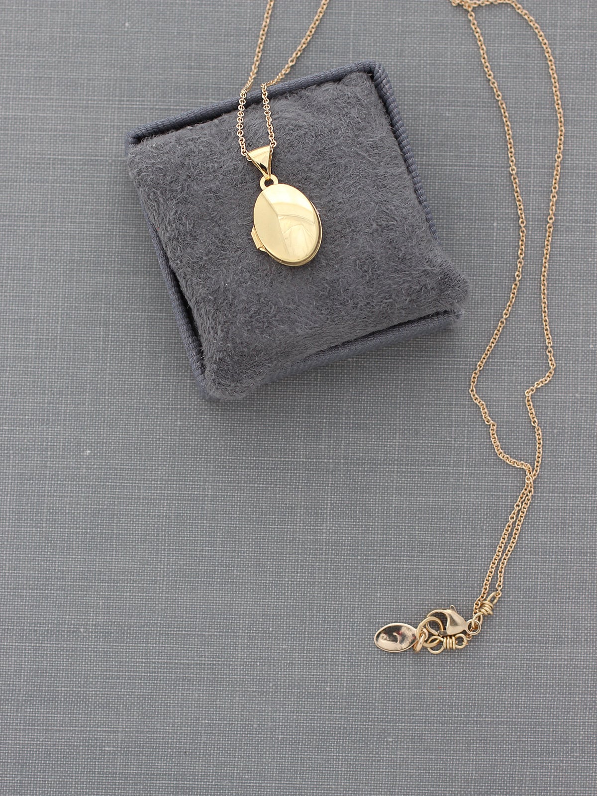 Solid 14 Karat Gold Locket Necklace, 14K Small Oval Picture Locket