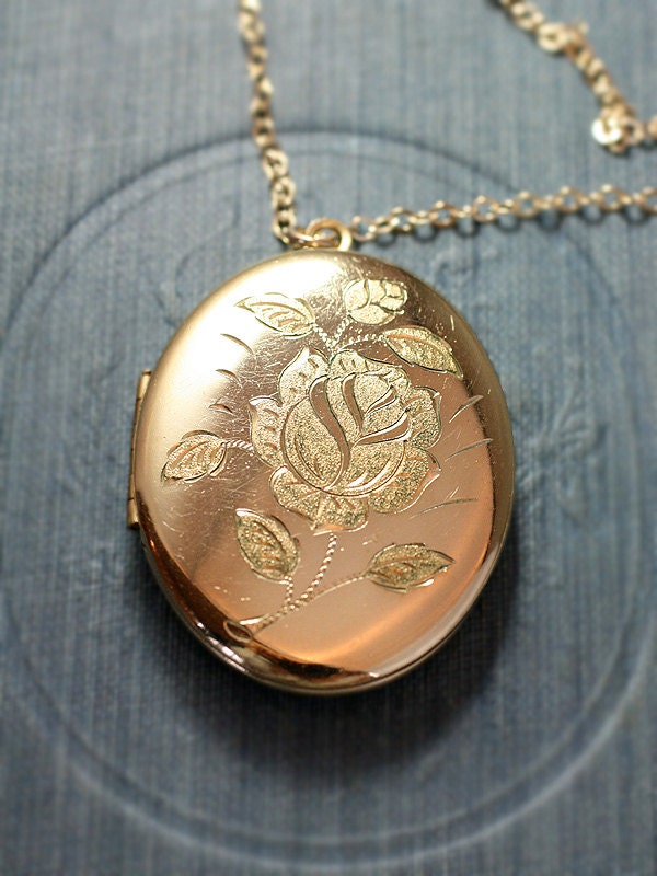 Large Gold Filled Oval Locket Necklace Rose Engraved Vintage Photo Pendant Golden Adornment