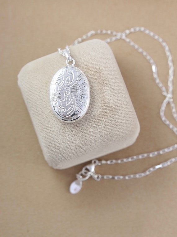 18mm x 25mm Solid 925 Sterling Silver Antique-Style Mother & Daughter Pendant Charm 18mm x 25mm Solid 925 Sterling Silver Antique-Style Mother & Daughter Pendant Charm