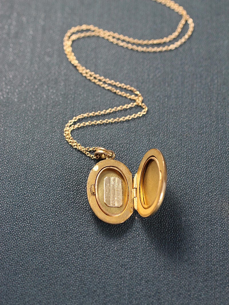 Vintage Gold Filled Locket Necklace, Small Oval Picture Photo Pendant