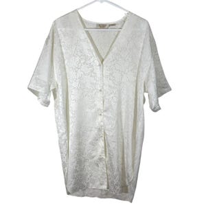 Robe chemise de nuit boutonnée en satin fleuri blanc Victorias Secret Gold Label vintage
