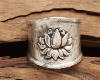 Bague lotus, bague fleur de lotus en argent sterling, bijoux spirituels pour femme, bagues hippie en argent, bague de pouce, bijoux faits main, large jonc