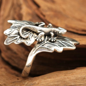Sterling Silver Lizard Ring, Gecko Ring, Silver Leaf Ring, Woodland, Thumb Ring, Animal Jewelry, Salamander, Nature Rings For Women