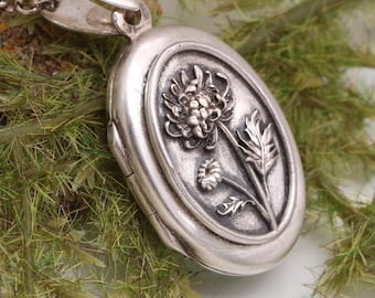 Chrysanthemum Locket, Birth Flower Locket, November Flower Necklace, Locket Sterling Silver, Cottagecore Jewelry, Birth Month Flower, Photo
