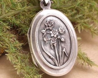 Photo Locket Necklace, Birth Flower Locket, December Birth Flower, Narcissus Flower, Sterling Silver, Locket Jewelry, Birth Month Flower