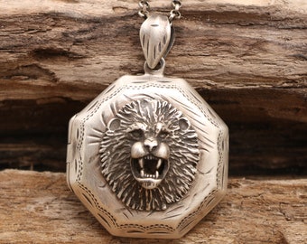 Silver Locket Necklace, Lion Locket, Working Compass, Sterling Silver, Photo Locket Necklace, Lion Pendant